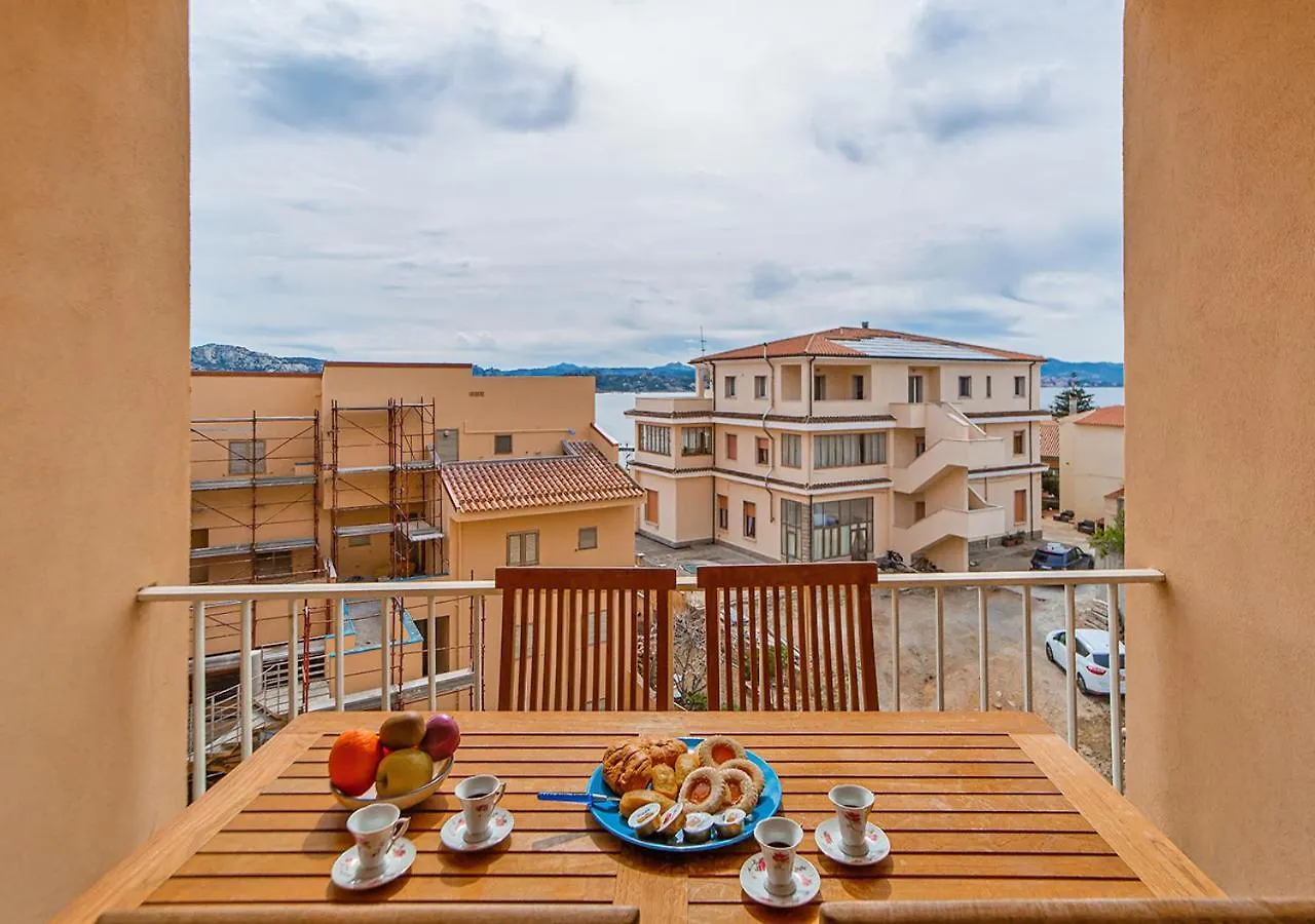 Apartamento Murphy Holiday Home - Flat House 302 La Maddalena  Itália